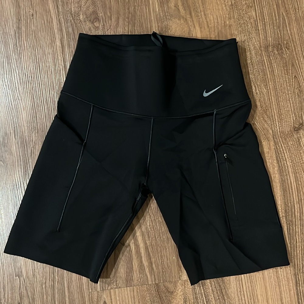 Women’s go firm support 8” bike shorts with pocket